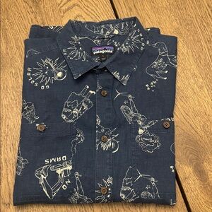 Patagonia Men's Casual Shirt in Navy Size L